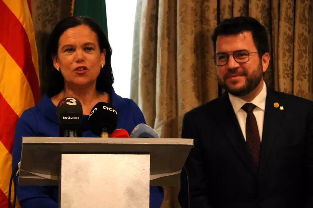 Ponts Diplomàtics: La Relació Creixent entre Catalunya i Irlanda